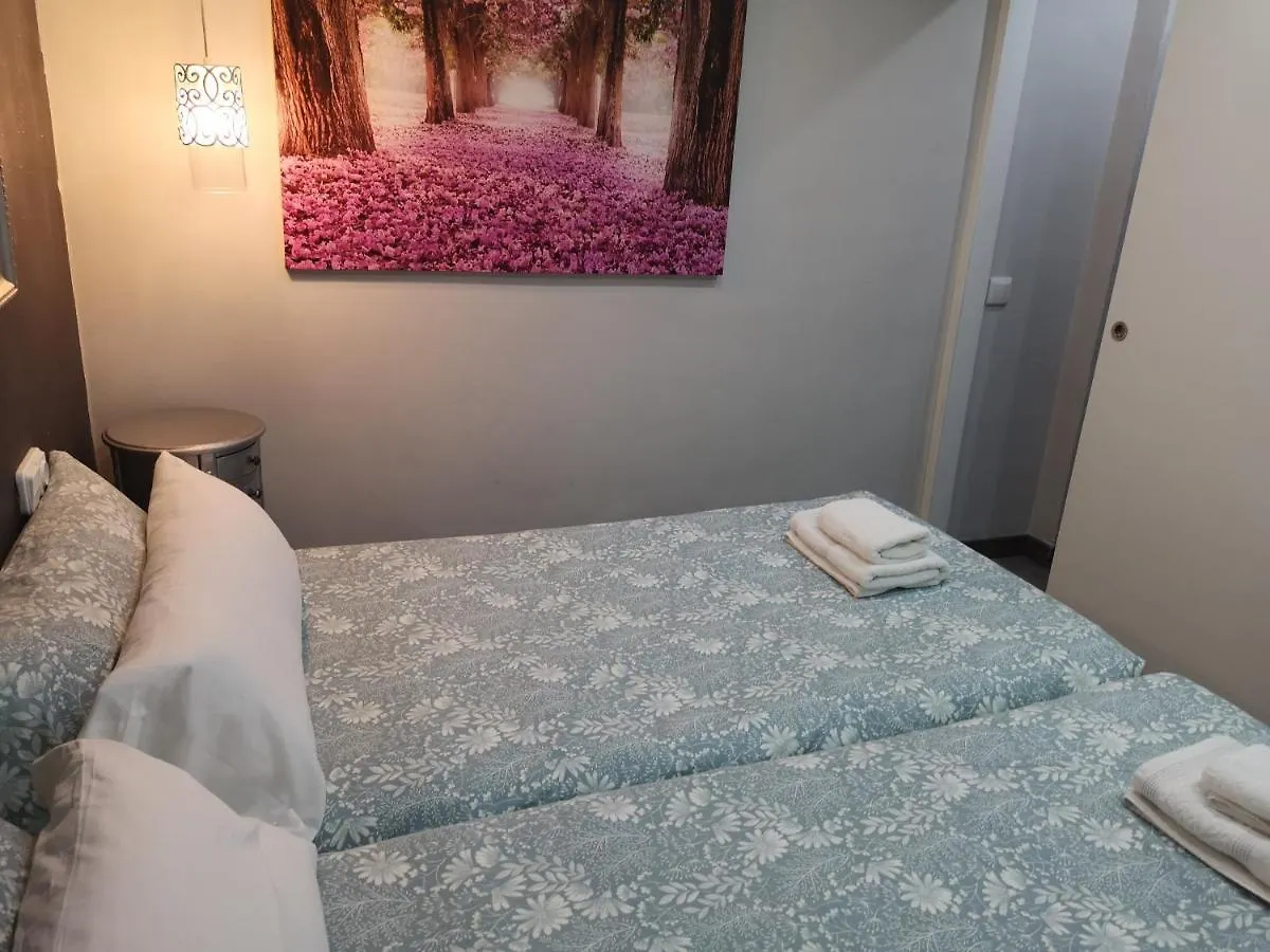 Aparteasy - Eixample Center Barselona 0*,  İspanya
